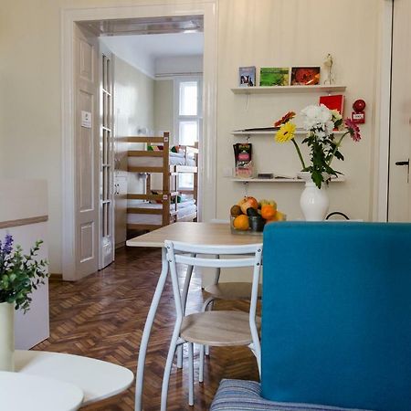 Roommates Hostel เบลเกรด ภายนอก รูปภาพ