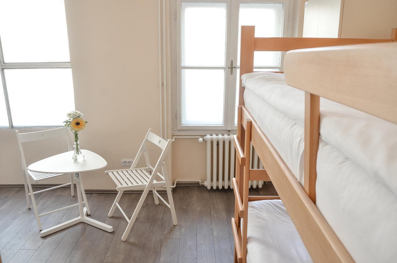 Roommates Hostel เบลเกรด ภายนอก รูปภาพ