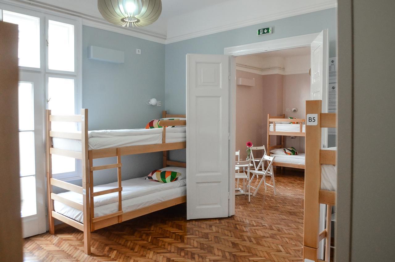 Roommates Hostel เบลเกรด ภายนอก รูปภาพ